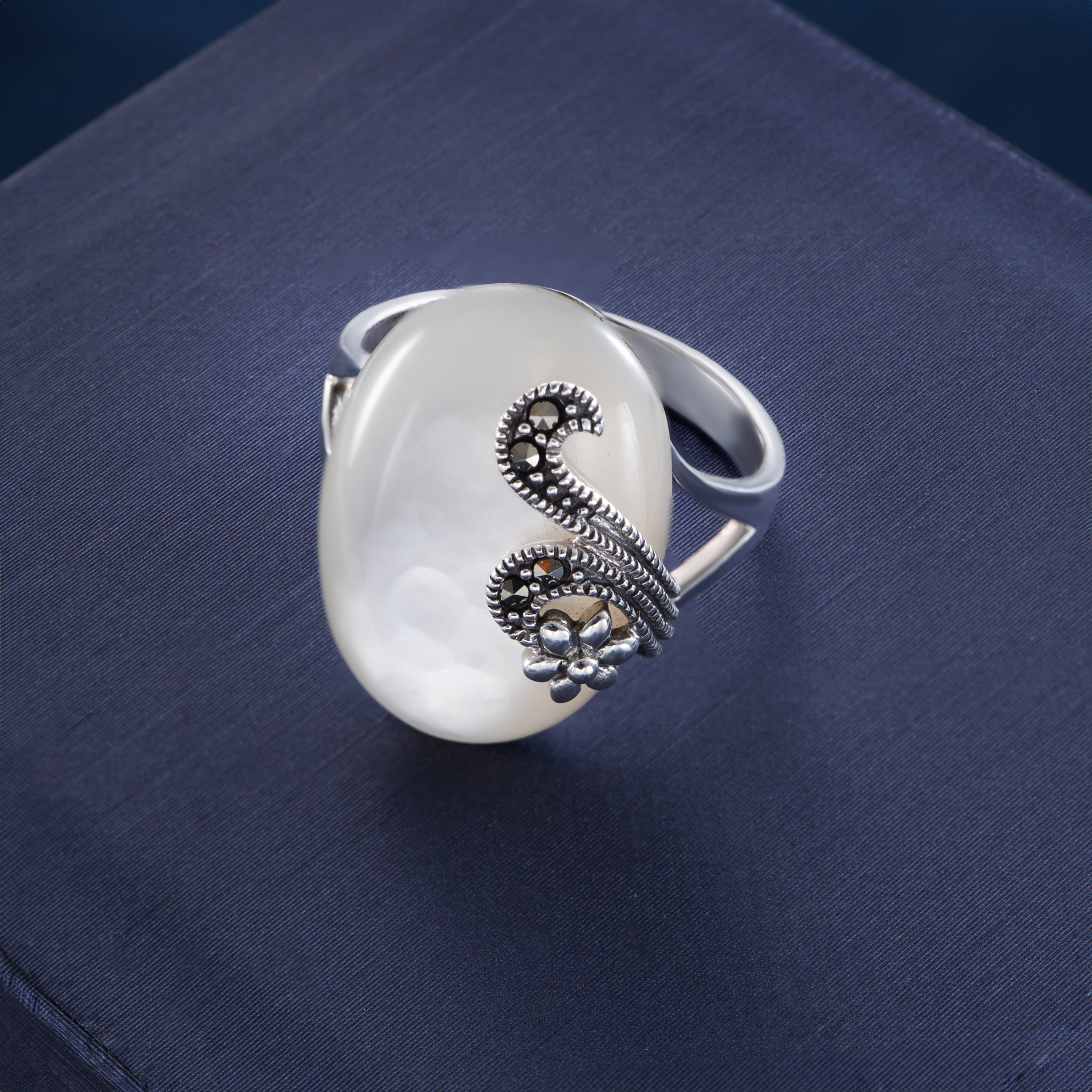 The Art of Thai Silversmith